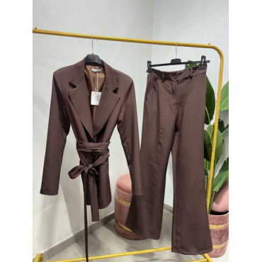 Coordinato Giacca Con Cintura E Pantalone  